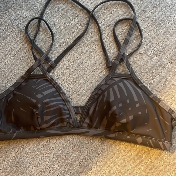 Two piece never worn bikini - Picture 4 of 6